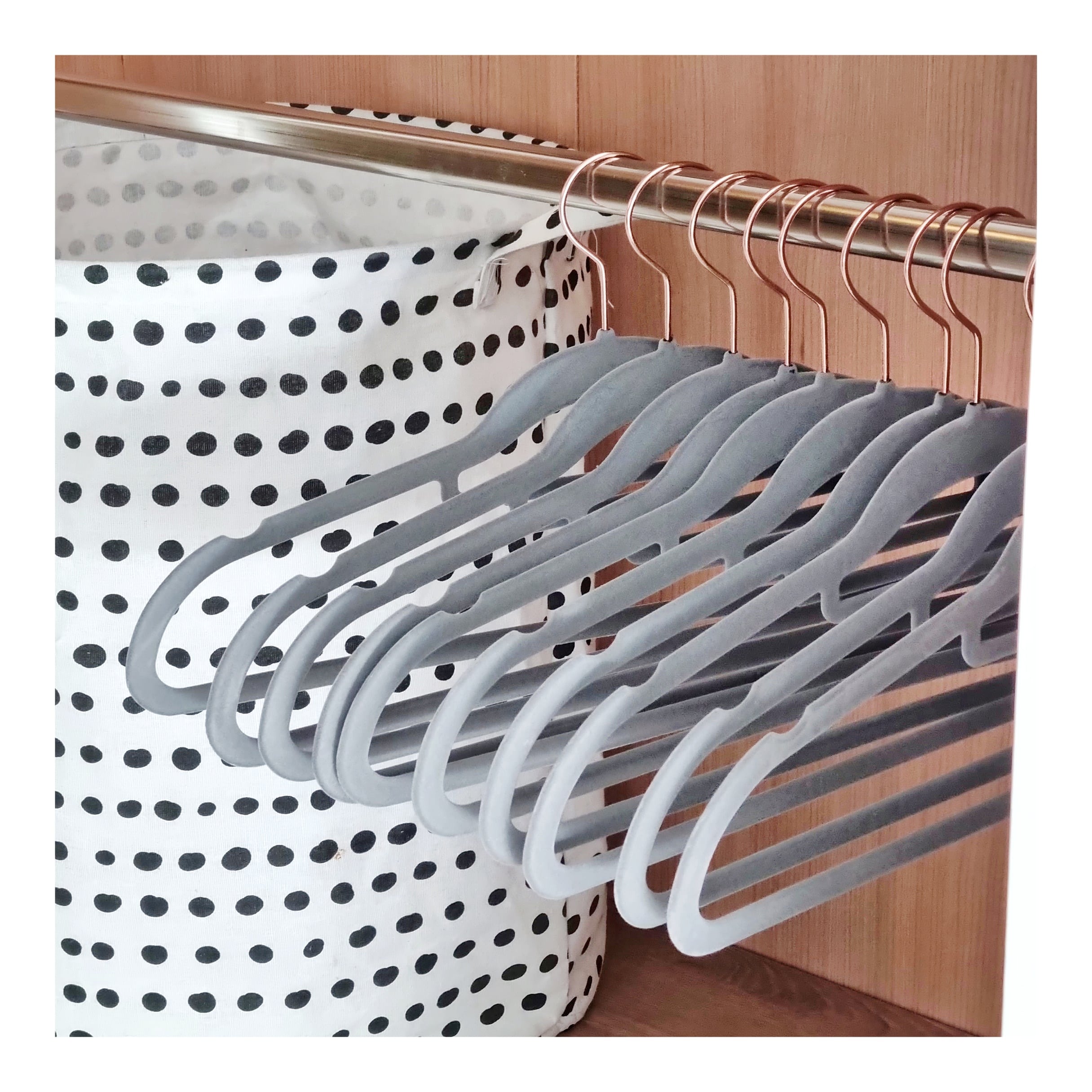 Velvet Anti-slip hangers with rose gold hooks - 20 pack