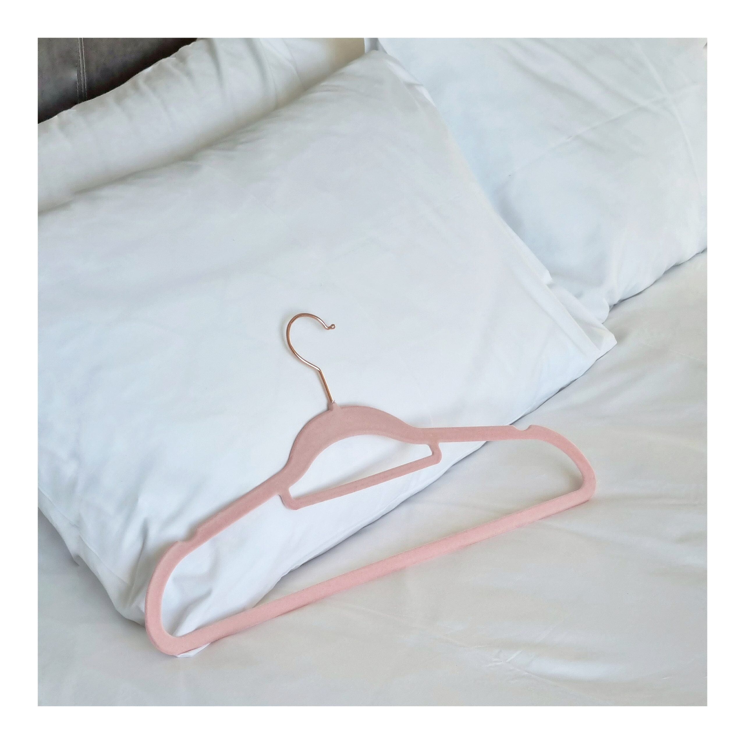 Velvet Anti-slip hangers with rose gold hooks - 20 pack (2)