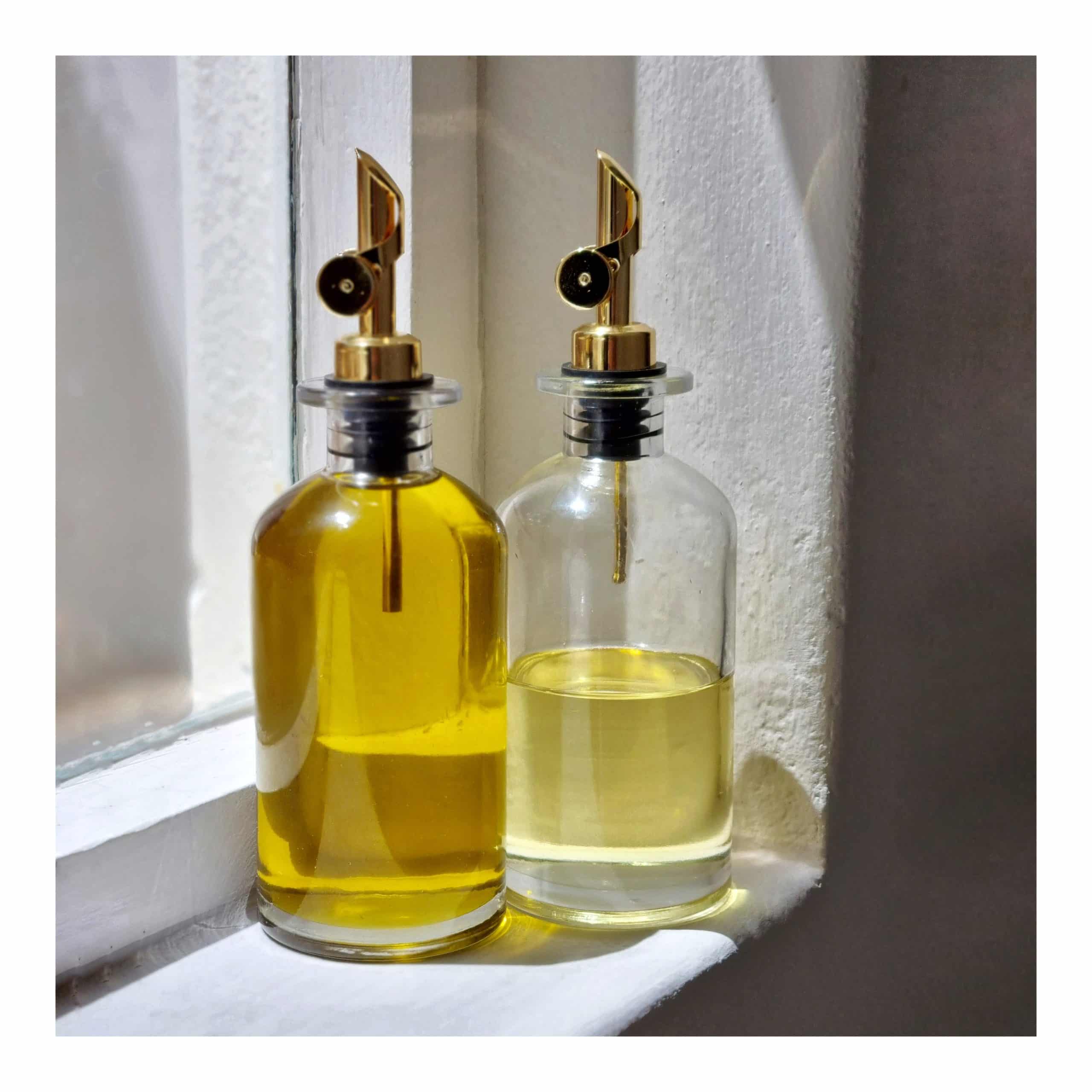 Set of 2 - 350ml Oil and Vinegar Dispensers with gold pourer (4)