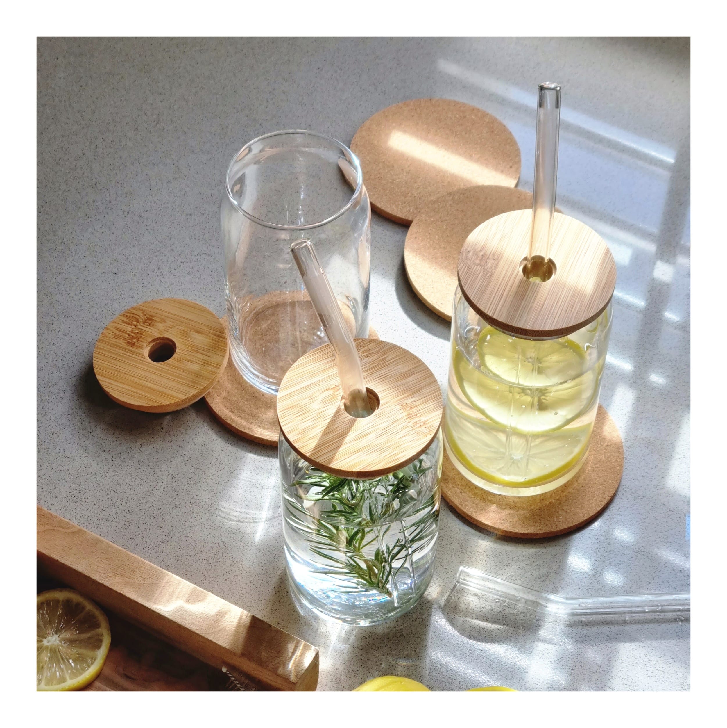 Pack of 4 Portable Drinking Glasses with Bamboo lids (1)