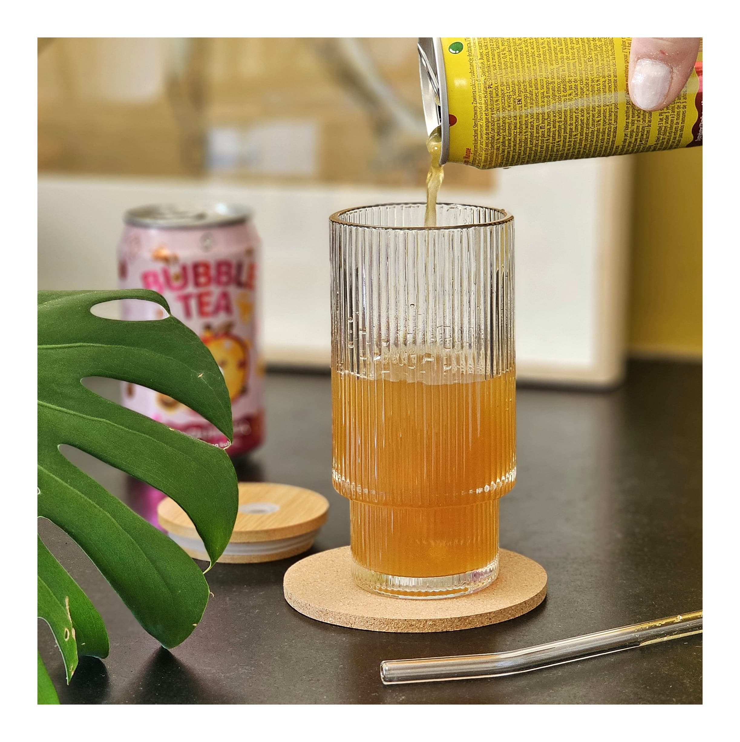 Pack of 4 Ribbed Drinking Glasses with Bamboo lids