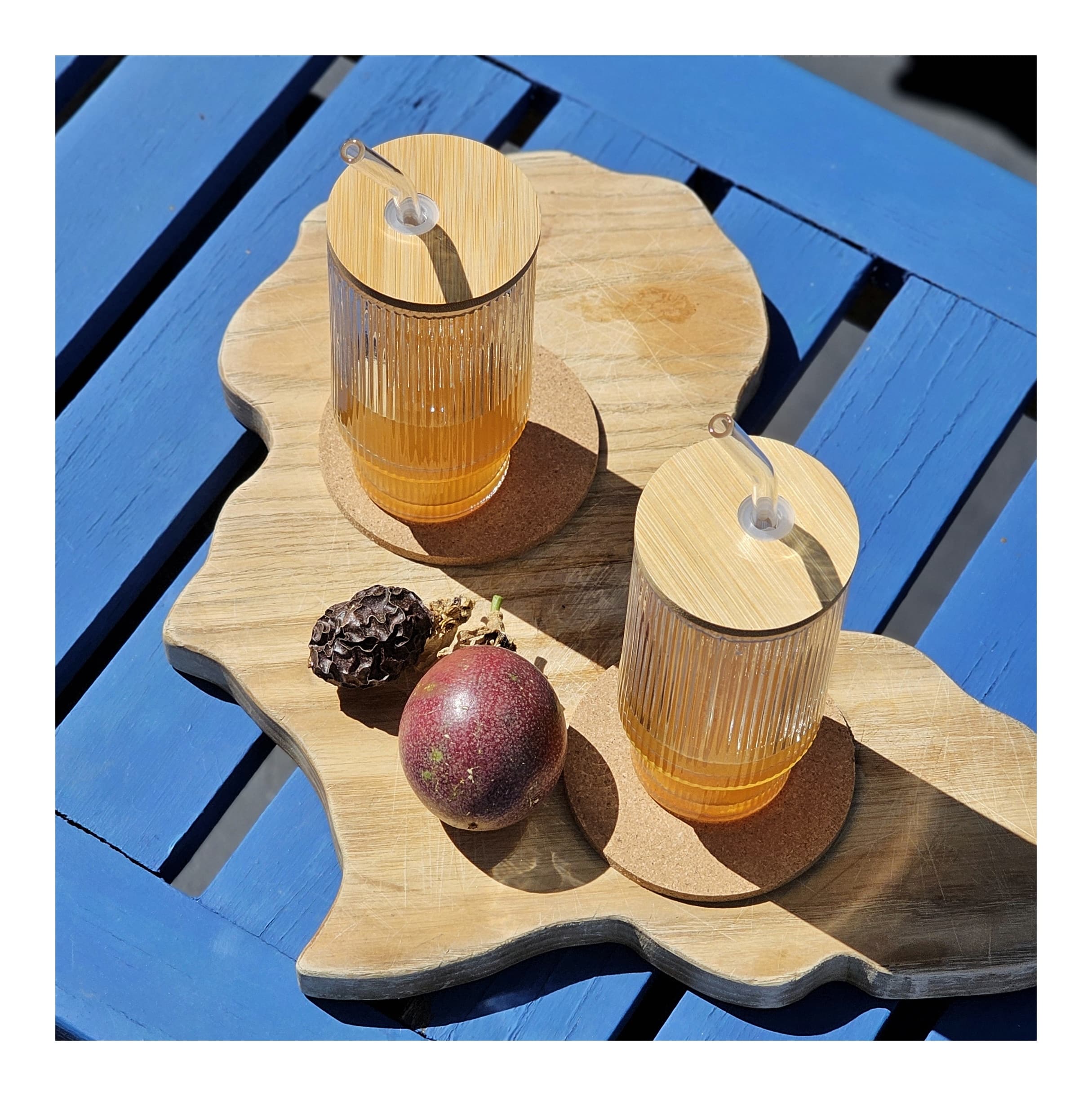 Pack of 4 Ribbed Drinking Glasses with Bamboo lids